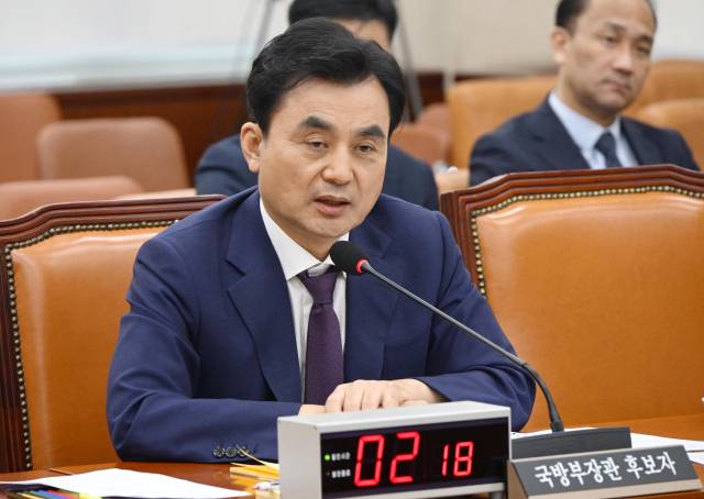 안규백 국방부 장관 후보자가 15일 서울 여의도 국회에서 열린 인사청문회에서 의원들의 질의에 답변하고 있다. 성형주 기자