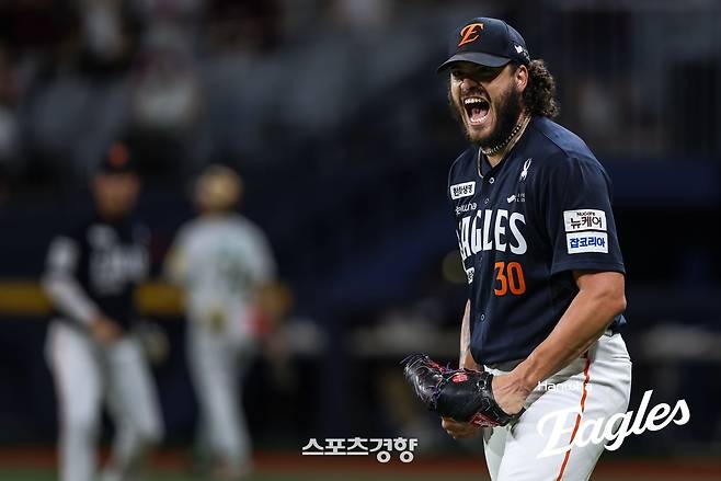 한화 외국인 에이스 코디 폰세가 지난 4일 고척 스카이돔에서 열린 키움과 원정경기에 등판해 포효하고 있다. 한화이글스 제공