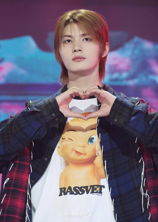 아크 도하 '여심 잡는 손하트'[★포토]
