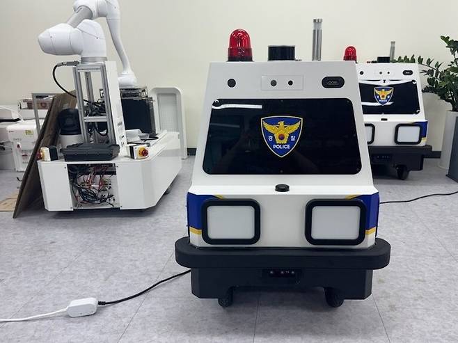 ▲ 행궁동에 배치될 예정인 순찰 로봇./사진제공=팔달경찰서