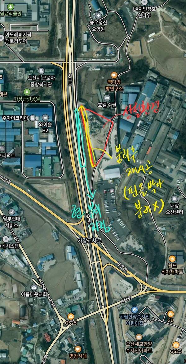 이번 붕괴 사고가 난 옹벽과 7년 전 발생한 옹벽 붕괴 사고 지점. [사진=오산시의회]