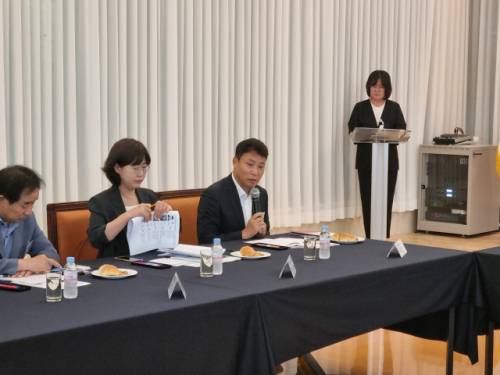 ◇원주시 등이 속해있는 전국혁신도시(지구)협의회가 17일 충북 음성군에서 월례회를 개최했다. 협의회 월례회에 김문기 원주부시장이 발언하고 있다.