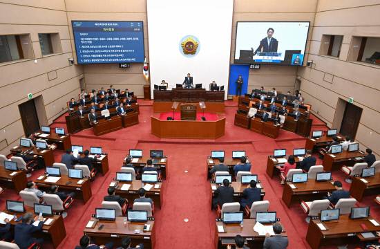 17일 오후 경남도의회 제425회 임시회 제2차 본회의가 열리고 있다.사진=경남도의회