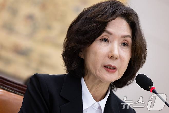 이진숙 사회부총리 겸 교육부 장관 후보자가 16일 오전 서울 여의도 국회 교육위원회에서 열린 인사청문회에서 의원 질의에 답하고 있다. 2025.7.16/뉴스1 ⓒ News1 유승관 기자