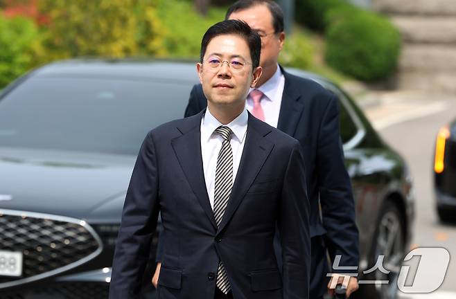 손준성 대구고검 차장검사(검사장)가 13일 오후 서울 종로구 헌법재판소에서 열린 '고발 사주' 의혹 탄핵 심판 첫 변론기일에 출석하고 있다. 2025.5.13/뉴스1 ⓒ News1 김명섭 기자