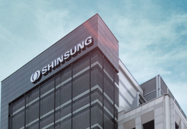 신성통상이 자진 상장폐지 요건인 최대주주 지분율 95% 이상을 확보해 오는 8월 26일 한국거래소에 상장폐지를 신청한다. /신성통상