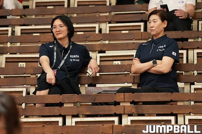 ▲(왼쪽부터) 조사연구원 효성여고 양선희 코치, 수피아여고 김명희 코치