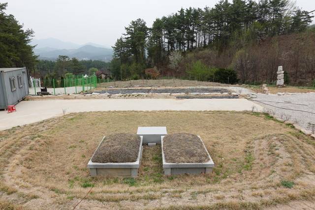 우상호 부모님 묘소. 포천시 길명리.