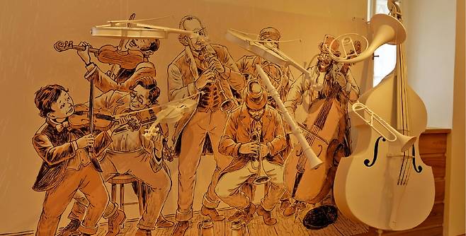 드보르자크 생가 내부 모습. 그가 유년기에 바이올린을 연주한 선술집을 그린 회화가 전시돼 있다.  중부 보헤미아 관광청 제공