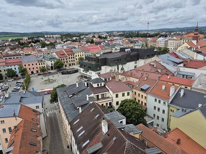 구스타프 말러가 어린 시절 군악대 행진과 연주를 주로 접한 이흘라바 광장 전경. 이 마을에선 말러가 성가대원으로 활동한 성 야곱 교회, 말러 공원 등도 찾아볼 수 있다. 김수현 기자