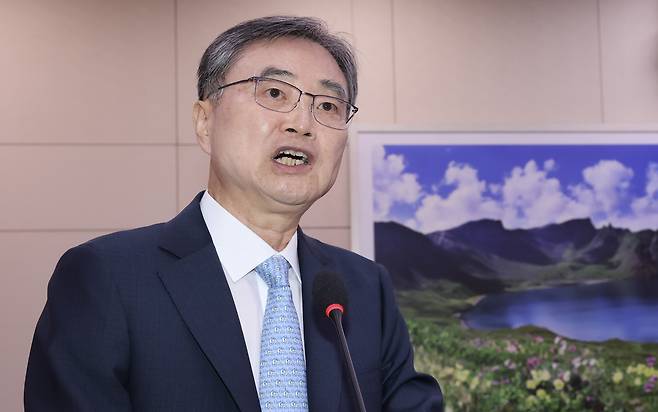 Cho Hyun, nominee for foreign minister, answers questions during his confirmation hearing at the National Assembly's Foreign Affairs and Unification Committee in Seoul on July 17. [JUN MIN-KYU]