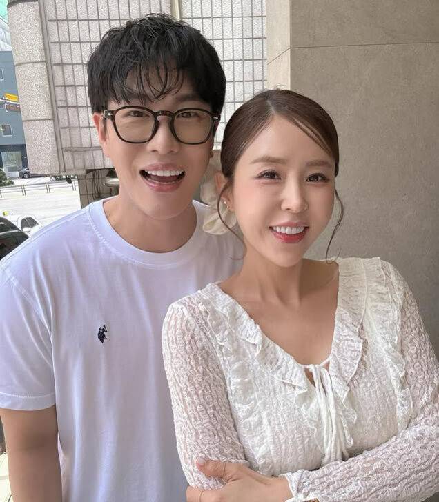 문원, 신지./소셜미디어