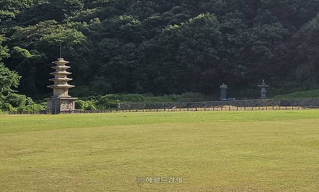 서산 보원사 5층석탑과 법인국사탑비