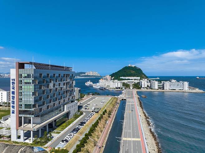 ‘2025년 지역산업연계 대학 오픈랩 육성지원사업’에 선정된 국립한국해양대학교 전경. [국립한국해양대학교 제공]