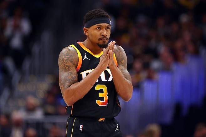 브래들리 빌이 피닉스와 바이아웃에 합의한 뒤 LA 클리퍼스로 향한다. Getty Images코리아