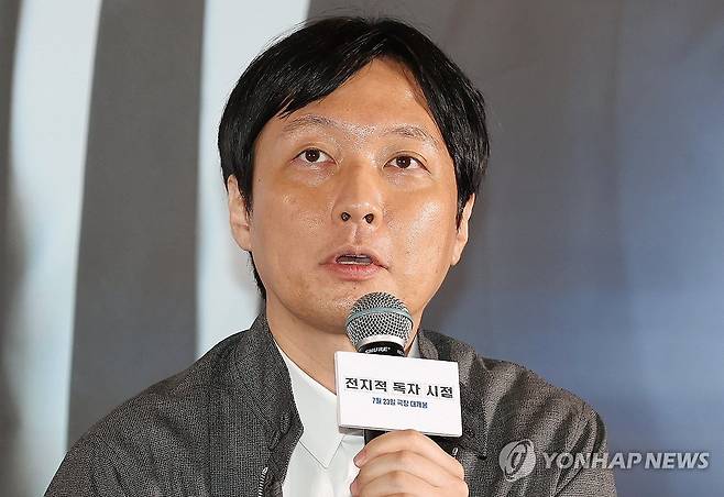 인사말하는 김병우 감독 (서울=연합뉴스) 이재희 기자 = 김병우 감독이 15일 서울 강남구 메가박스 코엑스점에서 열린 영화 '전지적 독자 시점' 시사 간담회에서 인사말을 하고 있다. 2025.7.15 scape@yna.co.kr