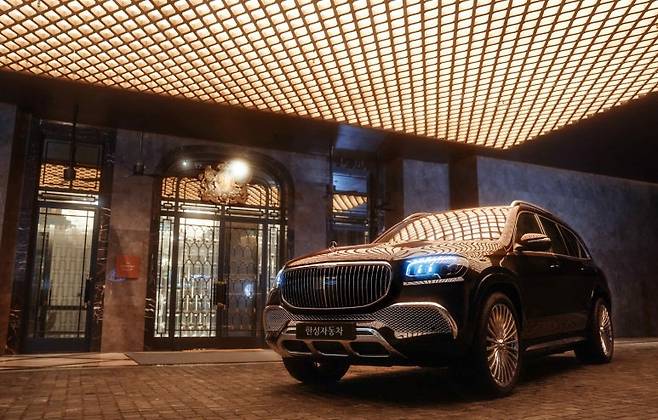 벤츠 한성자동차가 강남 조선 팰리스 호텔에 메르세데스 마이바흐 브랜드 존을 조성했다. 사진=한성자동차