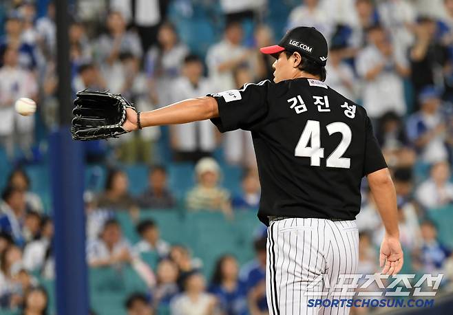 5일 대구 라이온즈파크에서 열린 삼성 라이온즈와 LG 트윈스의 경기. LG 김진성이 숨을 고르고 있다. 대구=박재만 기자 pjm@sportschosun.com/2025.07.05/