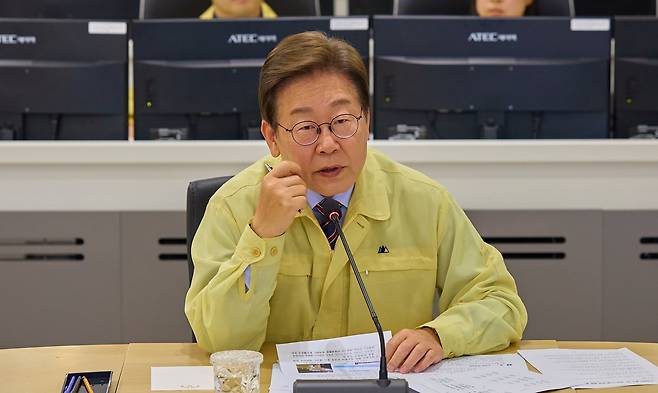 이재명 대통령이 지난 6월 12일 서울 서초구 한강홍수통제소에서 수해 대비 현장 점검 회의를 주재하고 있다. /이재명 대통령 페이스북