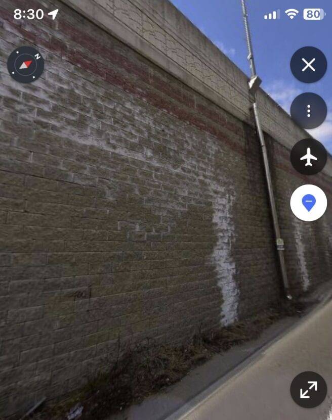 작년 경기 오산시 가장동 가장교차로 수원 방향 고가도로 옹벽 모습./온라인 캡처