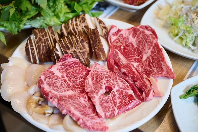 ‘장흥 9미’ 중 장흥한우삼합