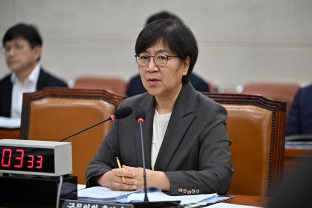 정은경 보건복지부 장관 후보자가 18일 국회에서 열린 인사청문회에 출석해 의원들의 질의에 답변하고 있다. 정다빈 기자