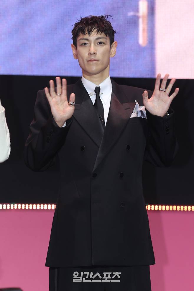 ‘오징어 게임​’ 시즌3 피날레 이벤트가 28일 오후 서울 중구 서울광장에서 열렸다. 배우 최승현이 참석해 포즈를 취하고 있다. 이번 행사는 넷플릭스와 서울특별시가 공동주최하는 ‘2025 K콘텐츠 서울여행주간 ​오징어 게임 퍼레이드’ 행사다. 서병수 기자 qudtn@edaily.co.kr /2025.06.28/