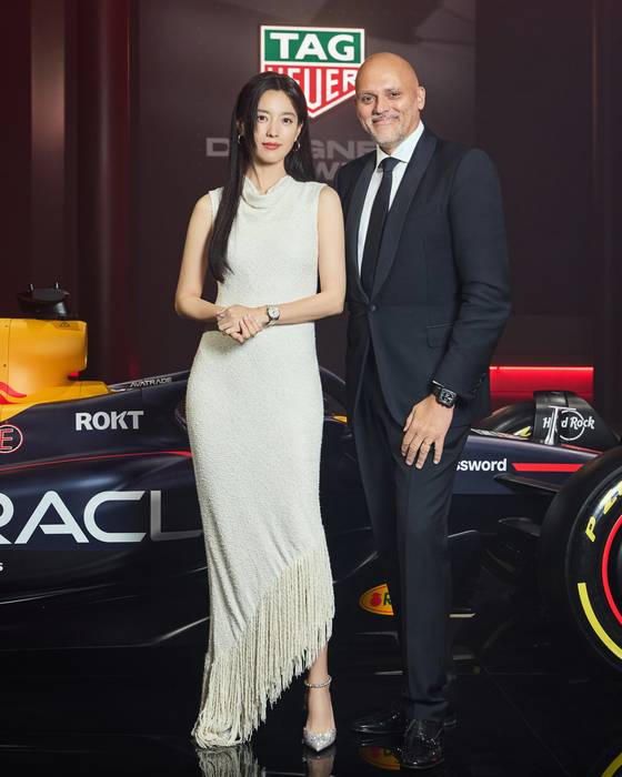 행사에 참석한 배우 한효주와 태그호이어 최고경영자 앙투앙 팡. 사진 태그호이어