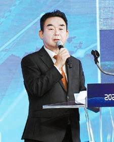 지난해 2월 폐광지역 대토론회서 주민 의견을 경청하는 최철규 강원랜드 대표이사 직무대행.