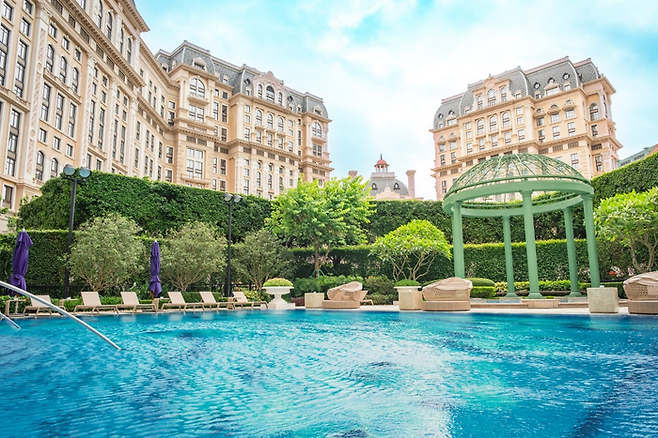 야외 수영장/사진=조형주 여행+ PD