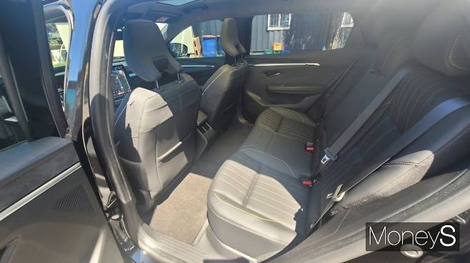 르노 전기 SUV '세닉 E-Tech 100% 일렉트릭'은 공간감이 우수하다. /사진=김창성 기자