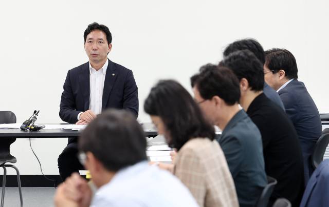 이정헌 국정기획위원회 경제2분과 기획위원이 18일 서울 종로구 정부서울청사 창성동 별관에서 열린 전세사기 피해자 간담회에서 모두발언을 하고 있다. 뉴스1