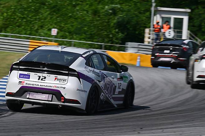 오프닝 랩부터 추격의 고삐를 당긴 이율의 주행. 사진: 김학수 기자