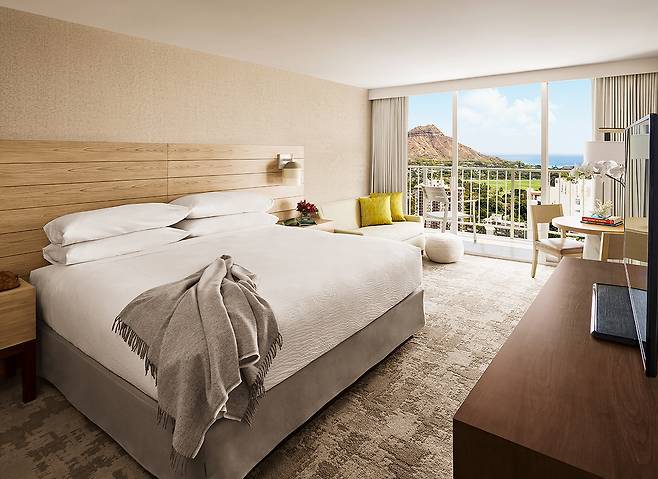 다이아몬드 헤드 전경의 알로힐라니 호텔 객실. 사진제공|팜투어