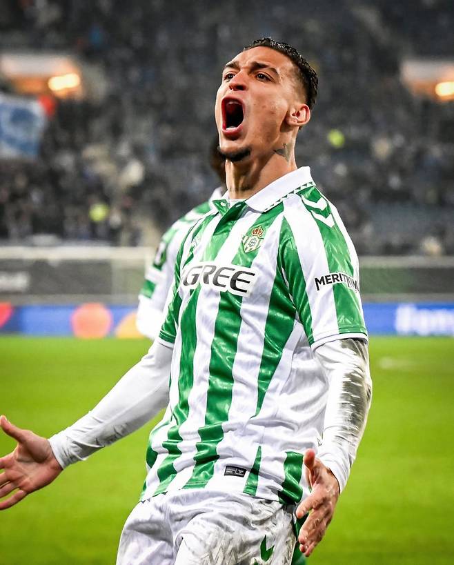 안토니. brfootball