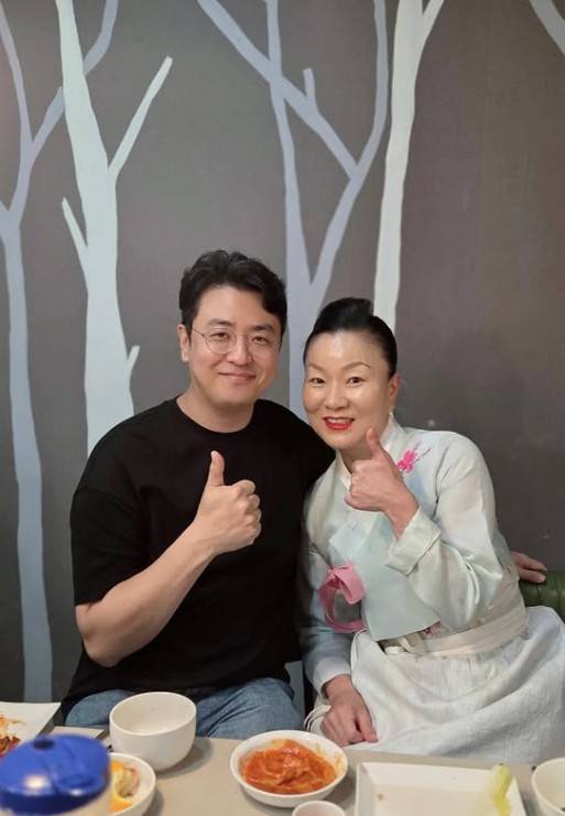 최동석(왼쪽)과 이모카세 김미령 셰프 /사진=최동석