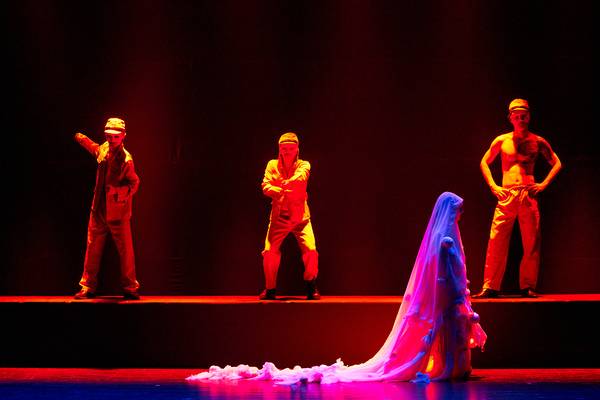 연극 ‘TUKO! TUKO!’ 공연 장면. /극단 M.I.R 제공