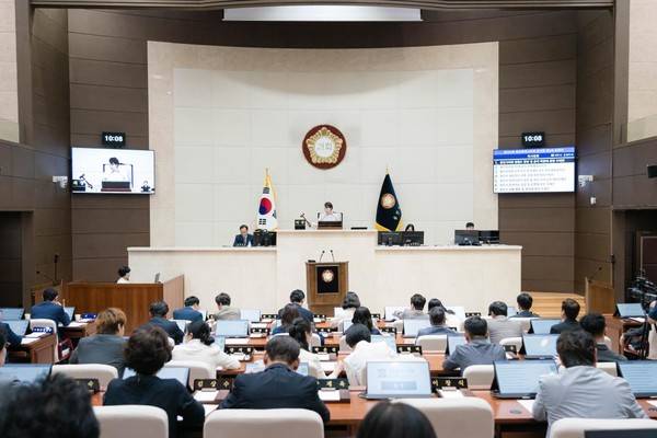 18일 용인시의회에서 제294회 임시회 제2차 본회의가 열리고 있다. [사진=용인시의회]
