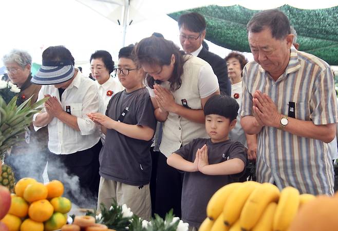 진혼제 참석자들 ⓒ제주의소리