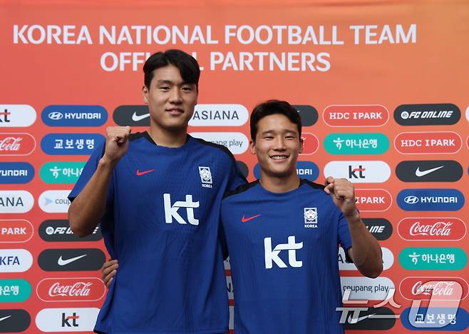 축구대표팀 일원으로 동아시안컵에 참가한 이태석(오른쪽)과 이호재 ⓒ News1 김영운 기자