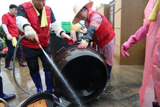 충남 예산군 수해 현장을 찾은 국민의힘 지도부. 강승규 의원 페북 갈무리