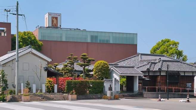 1d94f308ccf107f43eed83e54180730277e0a25d41c3945261045ab79b7a7acb330989763c516d728524