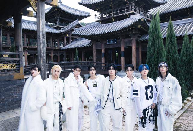 JYP 엔터테인먼트의 6년 차 보이그룹 스트레이 키즈 JYP엔터테인먼트