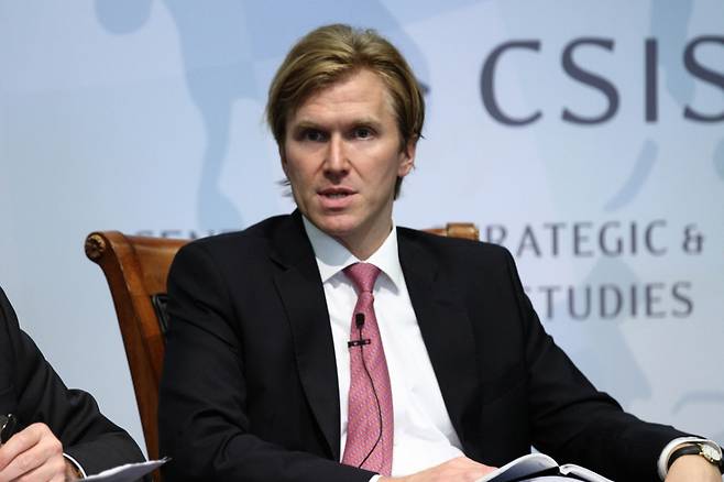 2015년 미국 싱크탱크 CSIS가 주최한 패널 토론에 참석한 엘브리지 콜비 국방부 정책 담당 차관의 과거 사진. /사진제공=CSIS