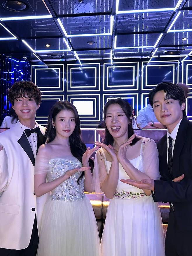 박보검, 아이유, 염혜란, 강유석 /사진=아이유 소셜미디어