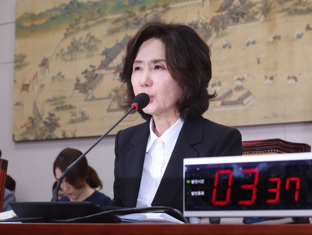 이진숙 부총리 겸 교육부 장관 후보자가 16일 국회 교육위원회에서 열린 인사청문회에서 의원 질의에 답변하고 있다. 연합뉴스