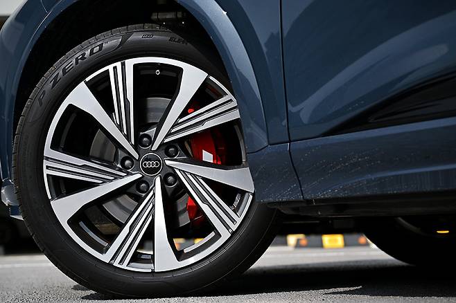 아우디 SQ6 e-트론. 사진: 김학수 기자