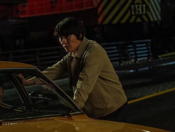 ▲ 디즈니+ 오리지널 시리즈 ‘파인: 촌뜨기들’에 출연한 영탁의 모습. 제공|월트디즈니 컴퍼니 코리아