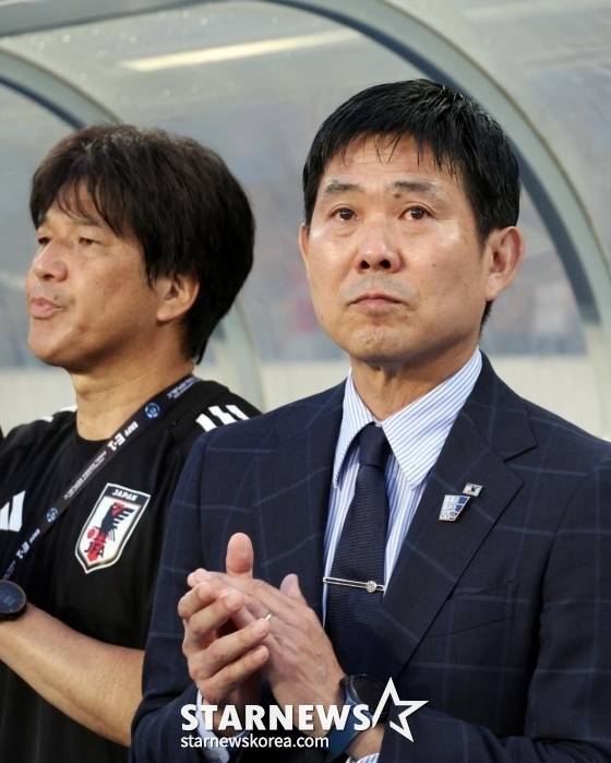 모리야스 감독이 15일 용인미르종합운동장에서 열린 2025 동아시아축구연맹(EAFF) E-1 챔피언십(동아시안컵) 일본과의 최종전에서 지휘하고 있다. /사진=강영조 선임기자