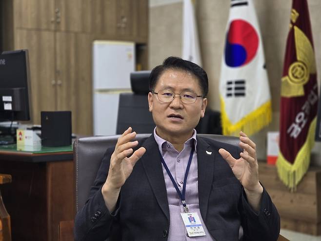 금오공업고등학교 박복재 교장이 영남일보와의 인터뷰에서